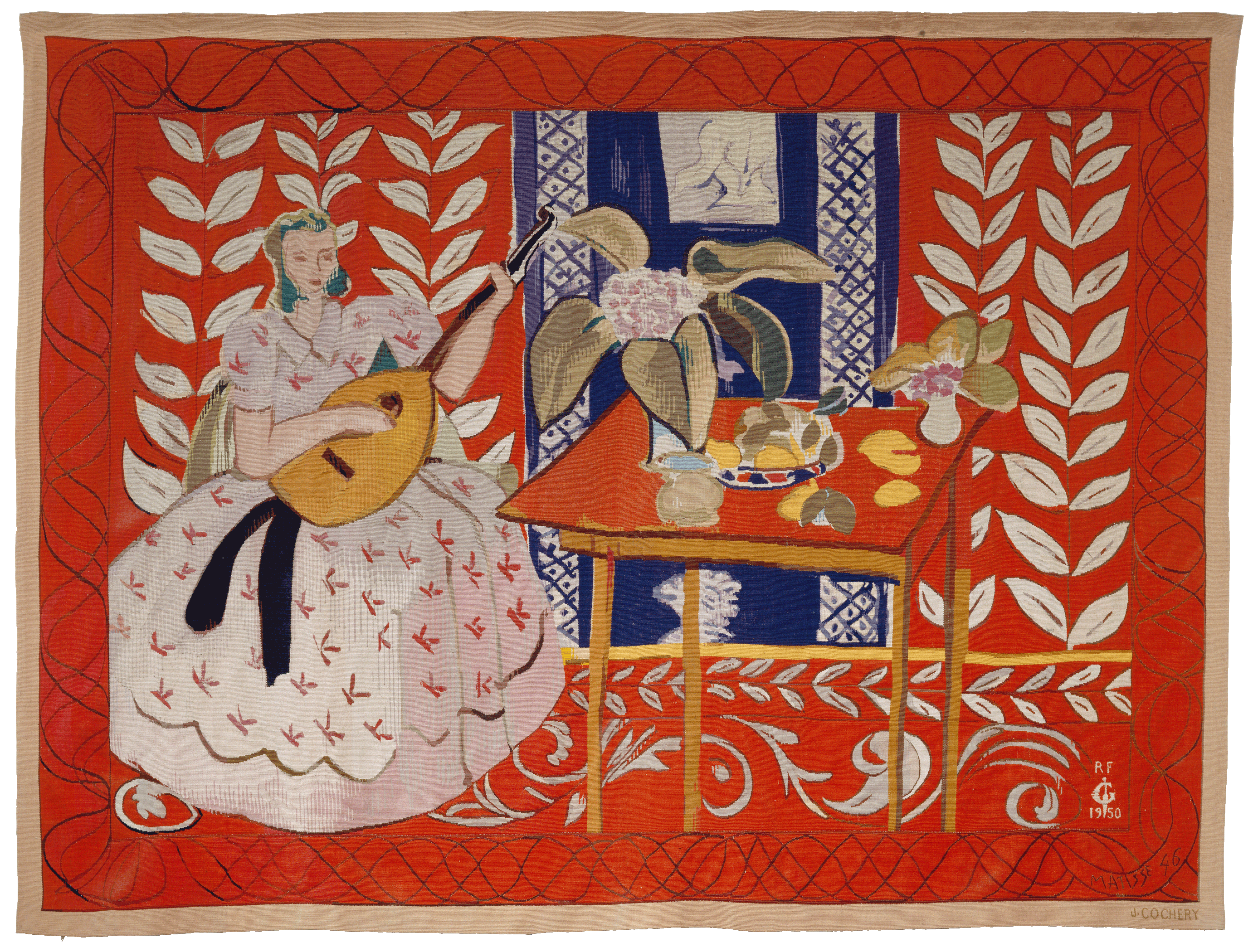 亨利·马蒂斯,《弹鲁特琴的女子》,1949年5月14日-1950年10月23日,羊毛,哥白兰制造厂根据马蒂斯的设计图稿采用直立式经纱织造而成,158.5 × 212 cm,艺术家自留版2/2。法国北方省省立马蒂斯美术馆,勒卡托-康布雷齐 。亨利·马蒂斯捐赠,1952年,Inv. 1952-64。图片由法国北方省省立马蒂斯美术馆,佛洛里安·克莱奈芬提供。