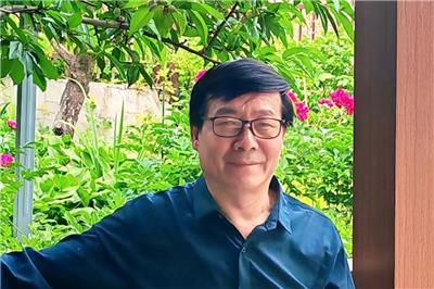 中央电视台《艺术传承》栏目组客座教授——曲赫东